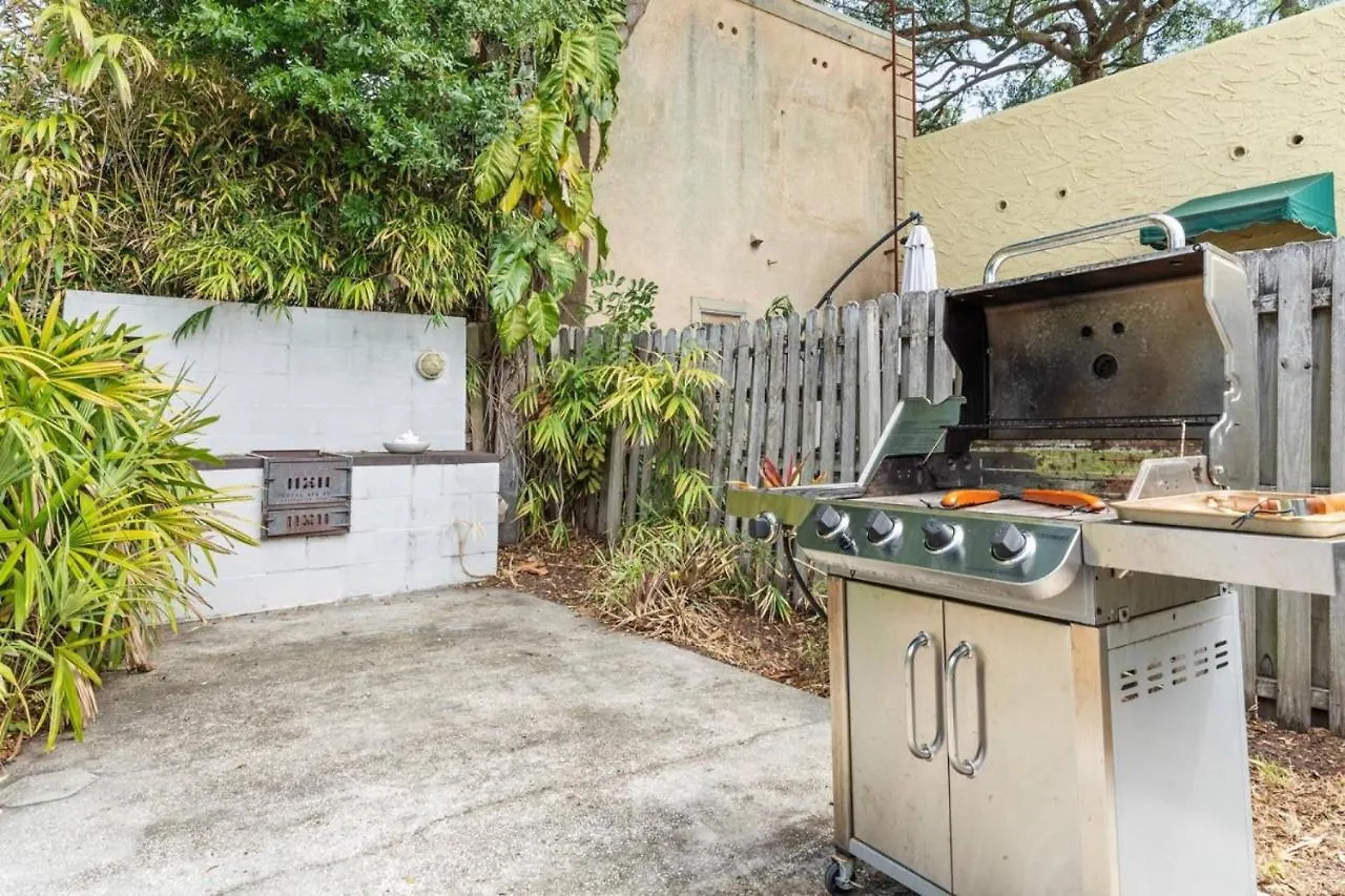 Dom wakacyjny Beautiful Bay To Bay Sanctuary Charming South Tampa Craftsman Home Near Bayshore