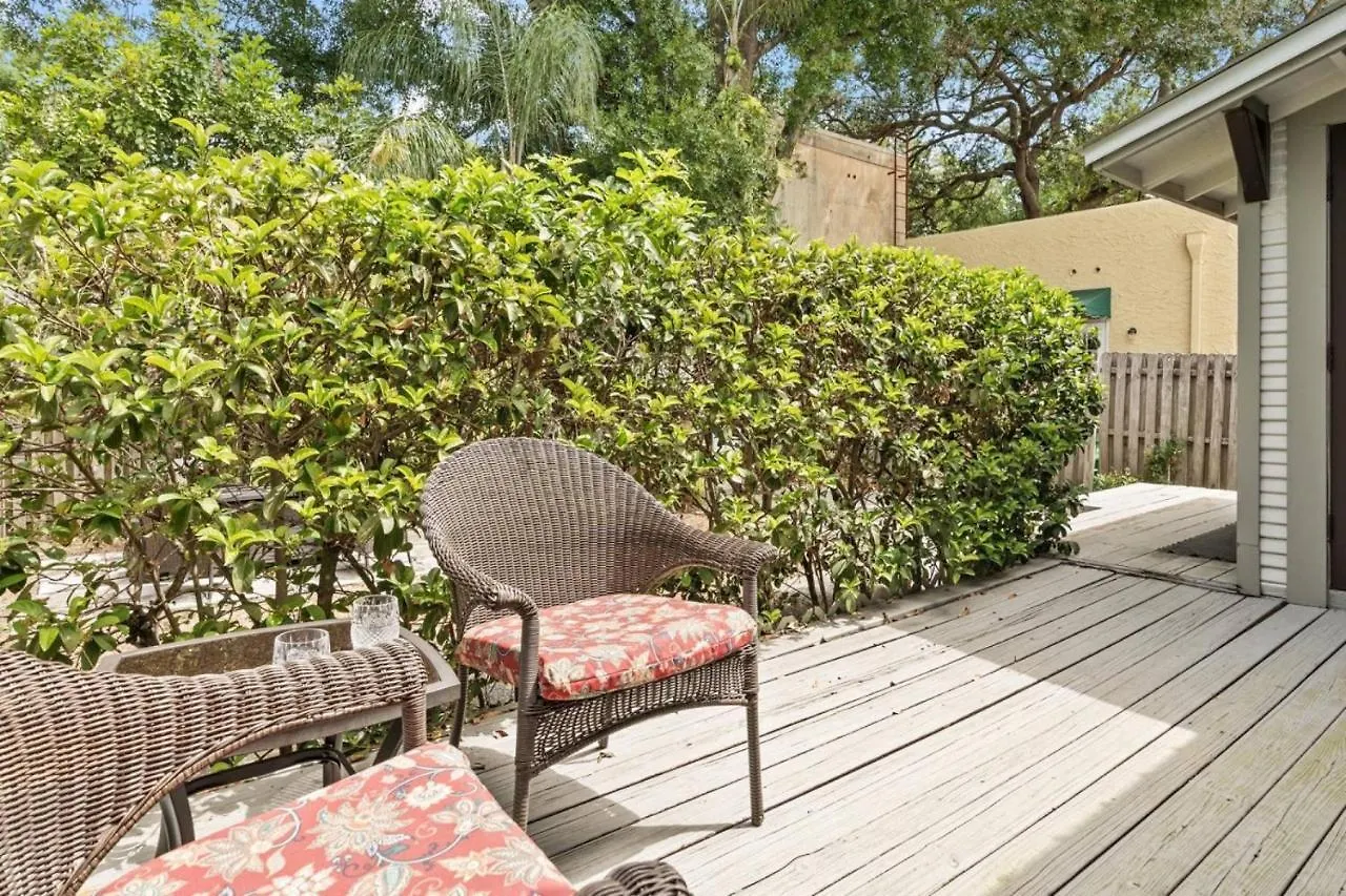 Dom wakacyjny Beautiful Bay To Bay Sanctuary Charming South Tampa Craftsman Home Near Bayshore