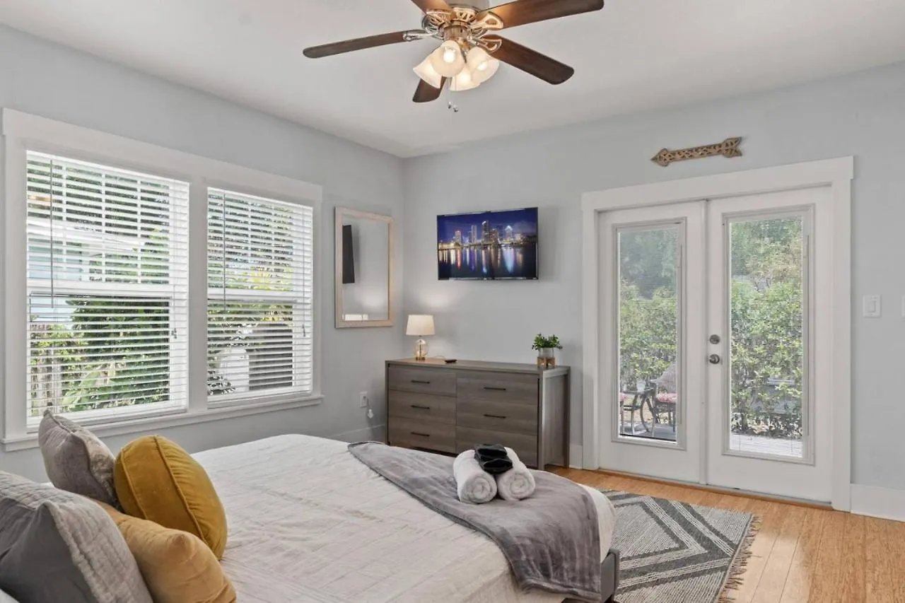 Beautiful Bay To Bay Sanctuary Charming South Tampa Craftsman Home Near Bayshore 度假居